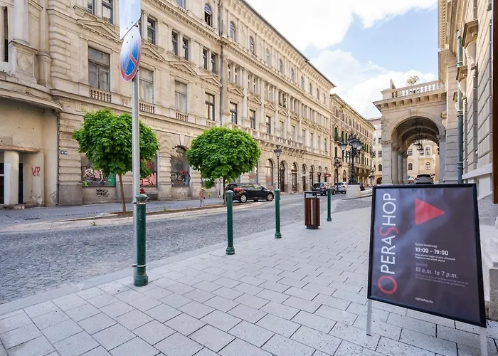 Opera Luxury Apartment With Free Parking