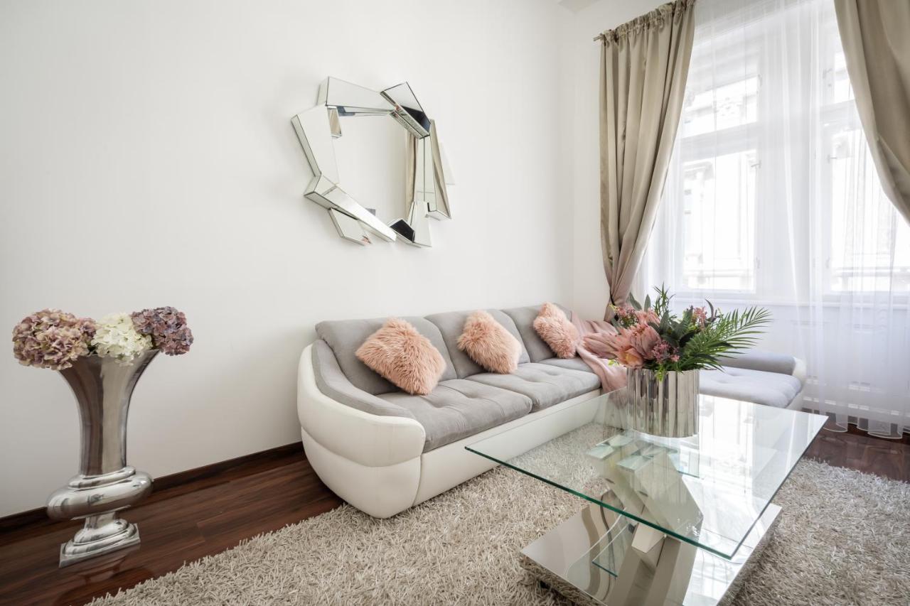 Opera Luxury With Free Parking Apartament *